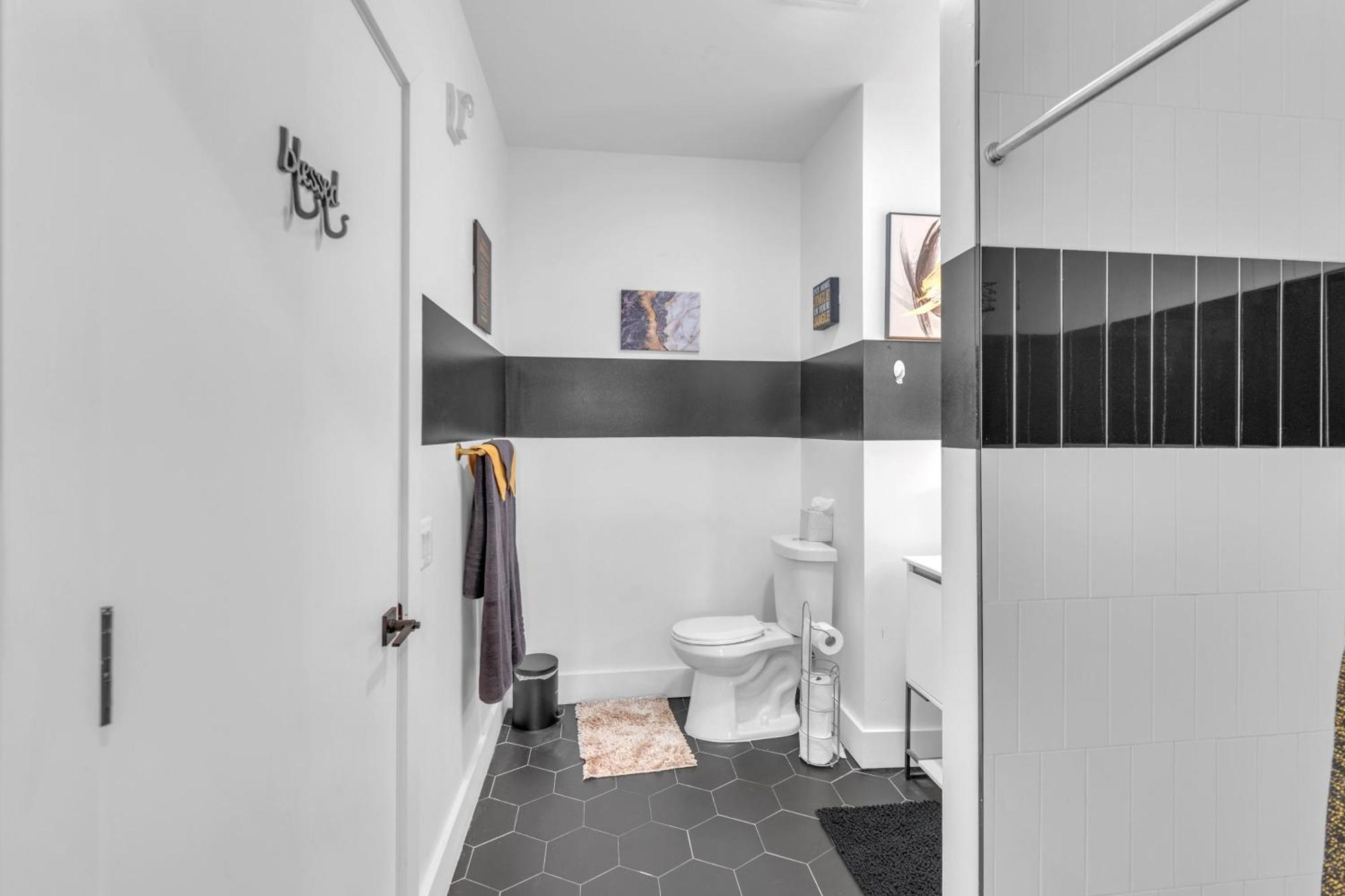 Royal Oasis Indoor Pool, Free Parking, Near Nyc Apartment Elizabeth Exterior foto