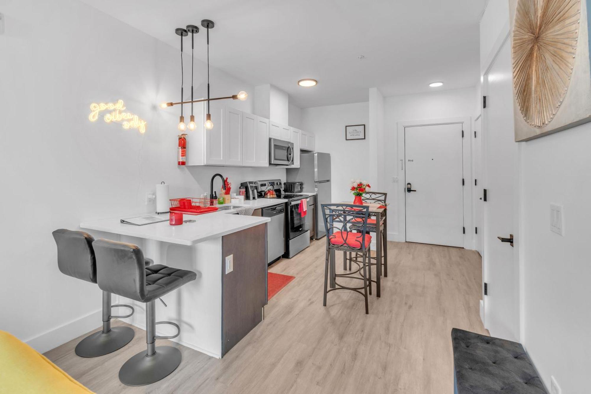 Royal Oasis Indoor Pool, Free Parking, Near Nyc Apartment Elizabeth Exterior foto