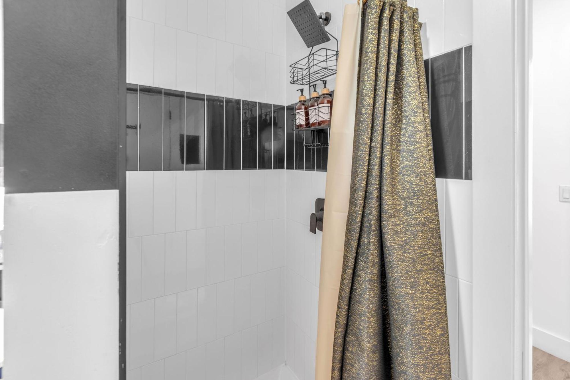 Royal Oasis Indoor Pool, Free Parking, Near Nyc Apartment Elizabeth Exterior foto