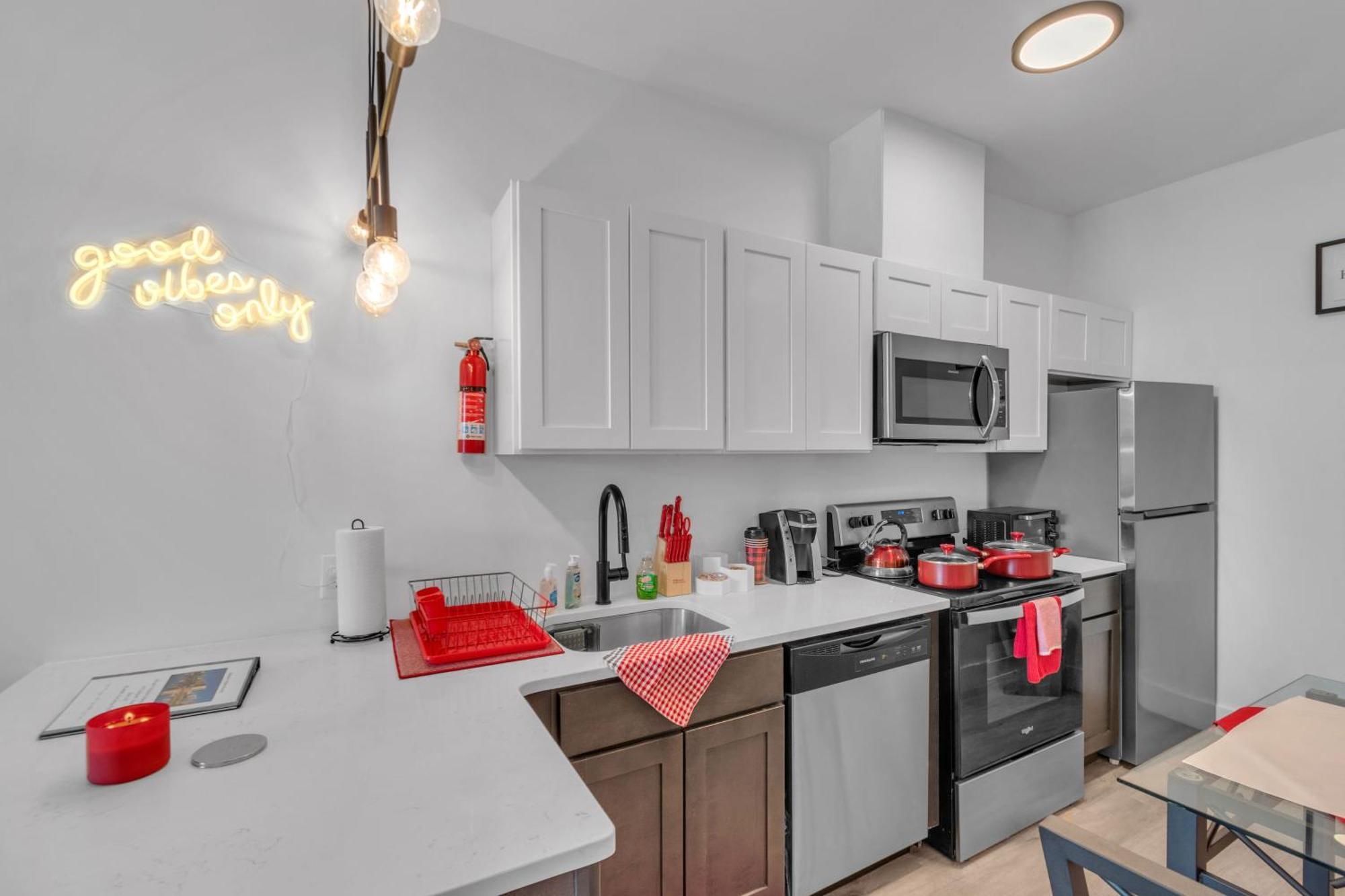 Royal Oasis Indoor Pool, Free Parking, Near Nyc Apartment Elizabeth Exterior foto