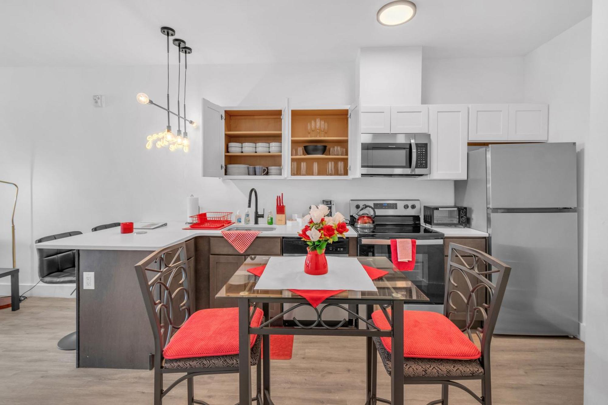 Royal Oasis Indoor Pool, Free Parking, Near Nyc Apartment Elizabeth Exterior foto