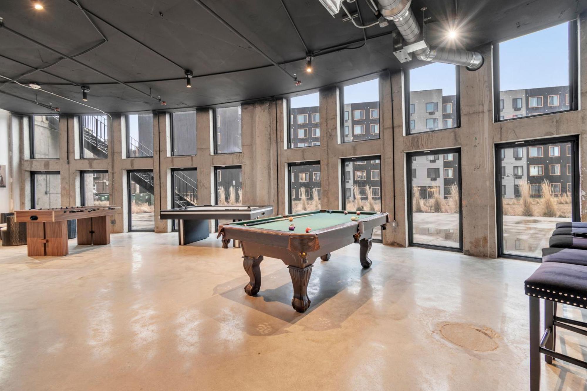 Royal Oasis Indoor Pool, Free Parking, Near Nyc Apartment Elizabeth Exterior foto
