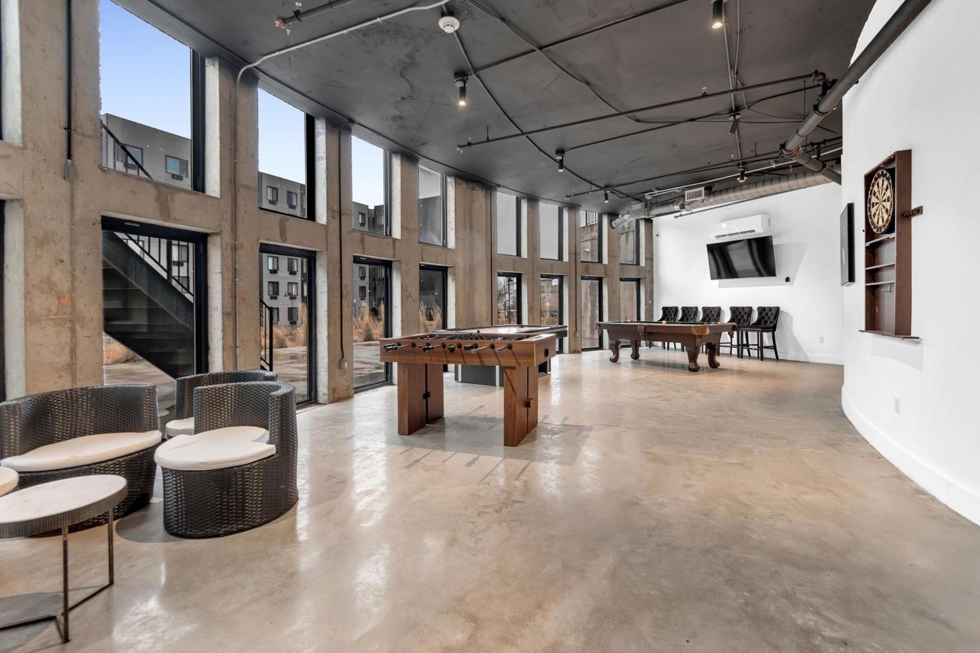 Royal Oasis Indoor Pool, Free Parking, Near Nyc Apartment Elizabeth Exterior foto