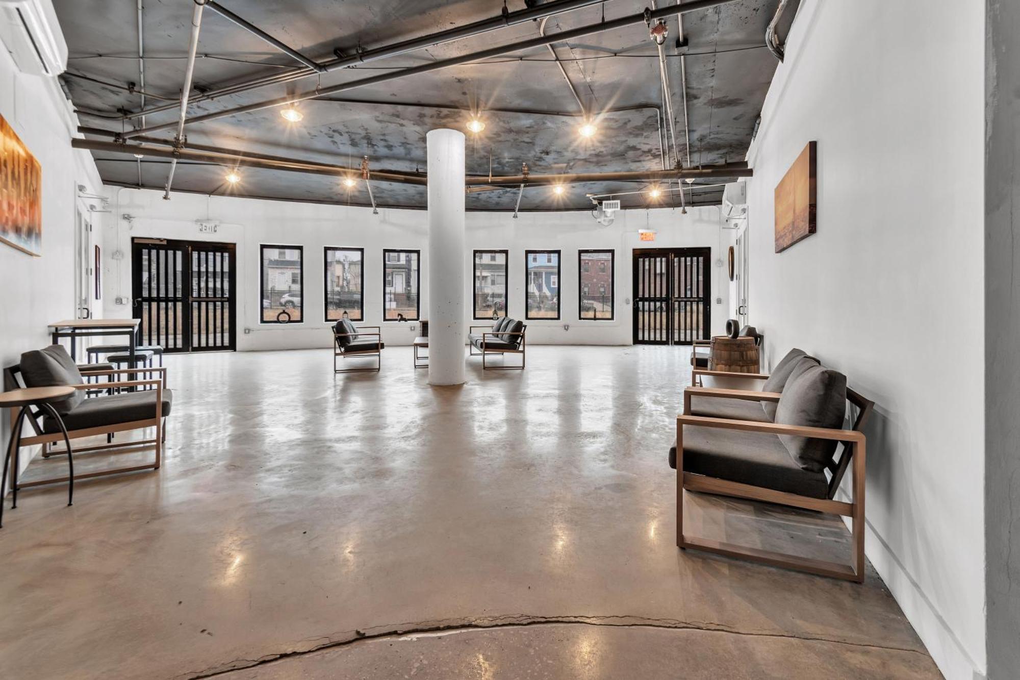 Royal Oasis Indoor Pool, Free Parking, Near Nyc Apartment Elizabeth Exterior foto